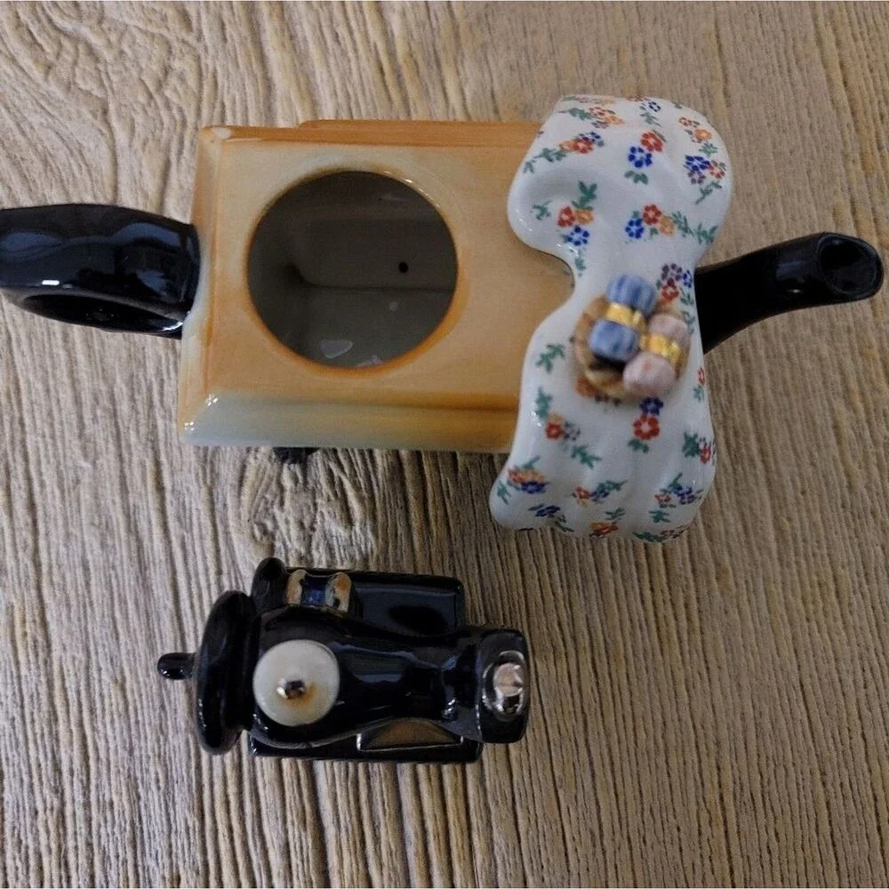 Cardew Design mini Sewing Machine Teapot Artist Signed
